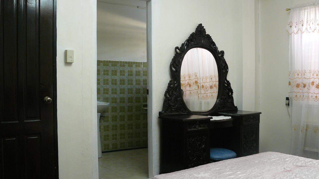 Third & Sean'S Place Legazpi Bagian luar foto
